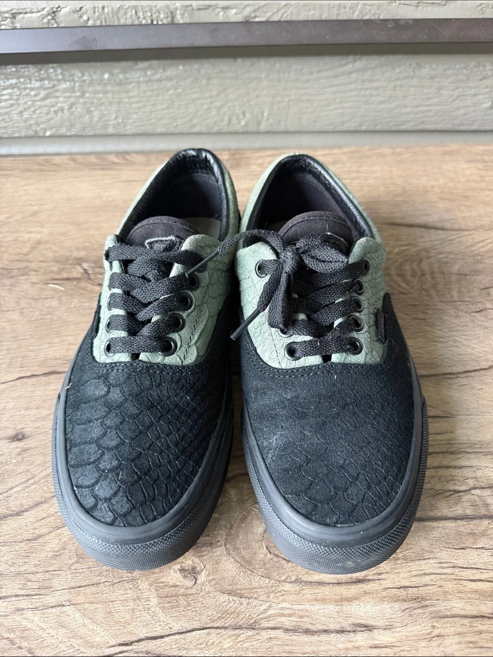 Vans by Harry Potter Unisex Black and Olive Low-Top Skate Sneakers